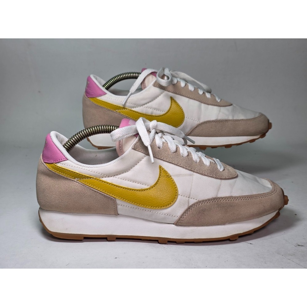 Nike Daybreak Womens Sneakers Size 7.5 Beige White Yellow Retro Mesh Suede Shoes